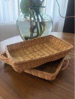 2 Straw baskets