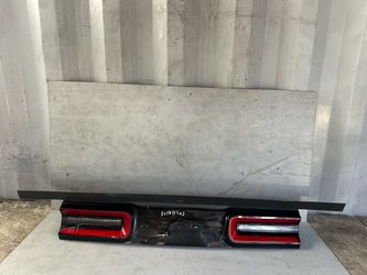 2019 2020 2021 2022 2023 DODGE CHALLENGER CENTER TAIL LIGHT (contact info removed)5-AA OEM