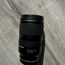 Tamron 28-75mm F/2.8 Di III RXD Standard Zoom Lense Sony E Mount