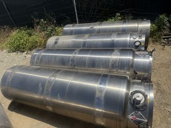 LNG Natural Gas Tanks / International / Peterbilt / Freightliner / Volvo / Ford /
