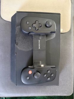 Backbone mobile gaming controller