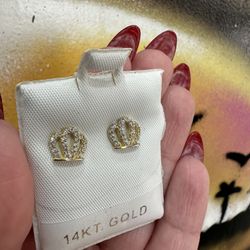14k STUDS CZ CROWN EARRINGS 