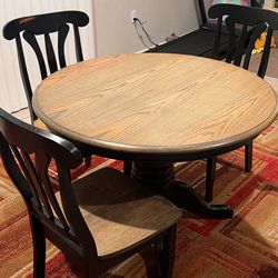 Dinning Table With Three Chairs