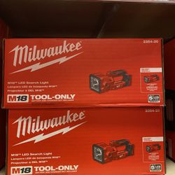 Milwaukee M18 18-Volt 1250 Lumens Lithium-Ion Cordless Search Light (Tool-Only)