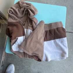 Small Hollister Summer Outfit 