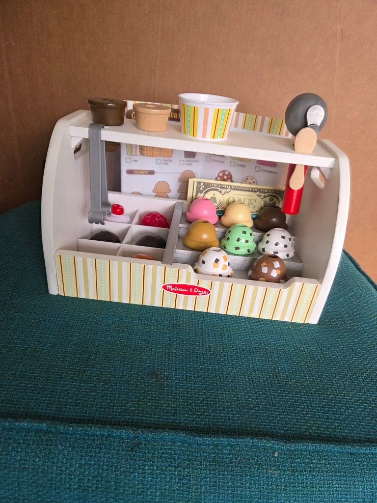 Melissa and Doug Ice Cream Playset