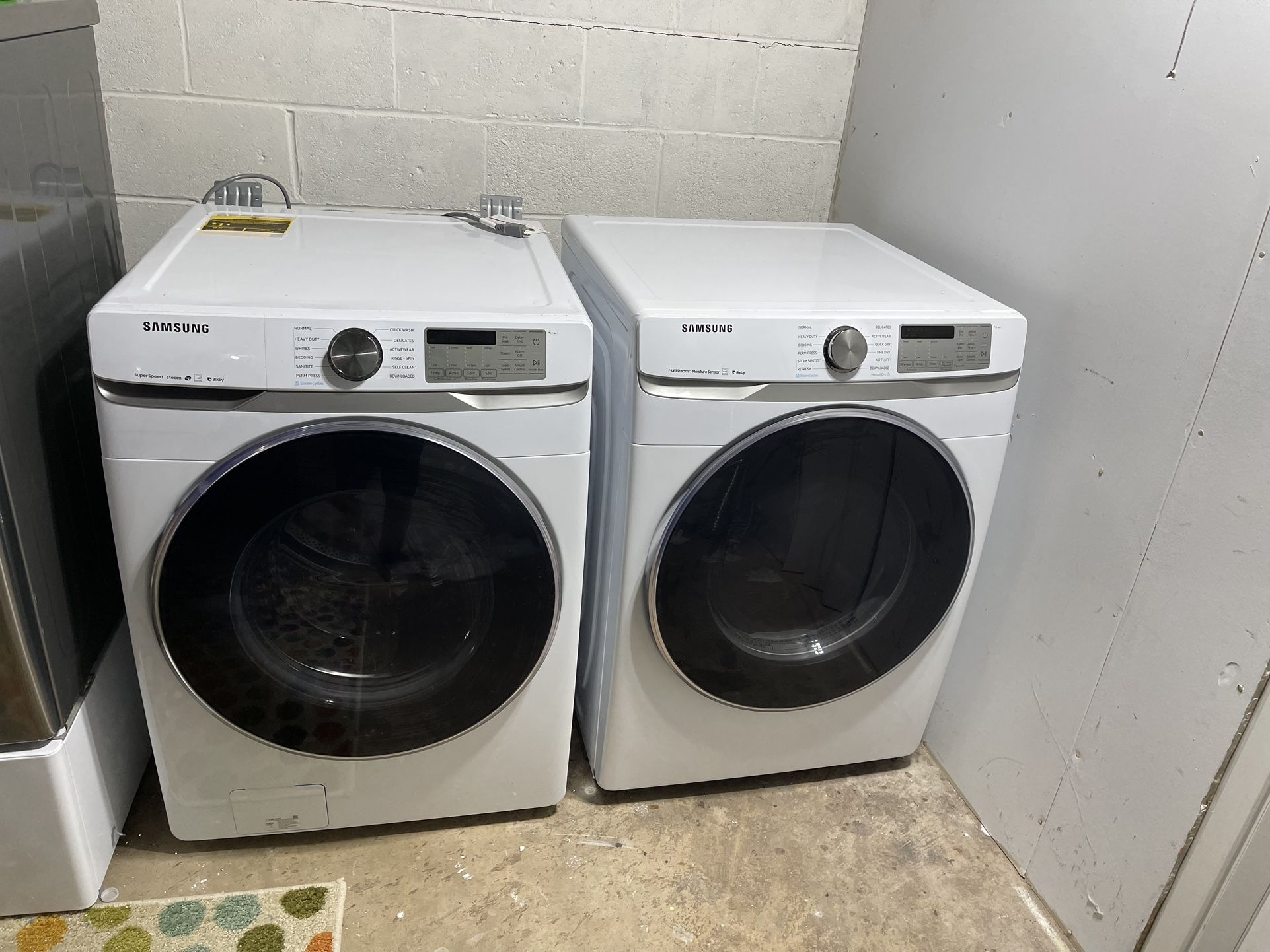 Samsung Washer & Dryer -2021 manufacturing Used only 2-3 times