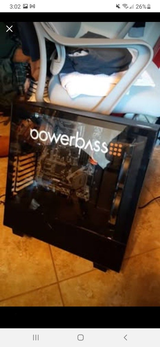 NZXT CASE in good condition with 3 working fans