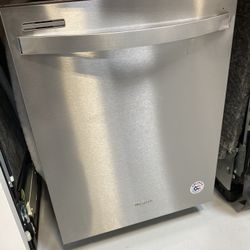 Whirlpool Stainless Steel Dishwasher With Sensor Cycle 