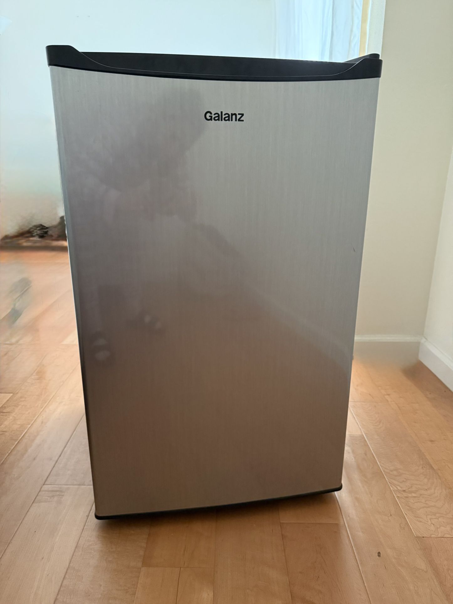 Household Mini refrigerator