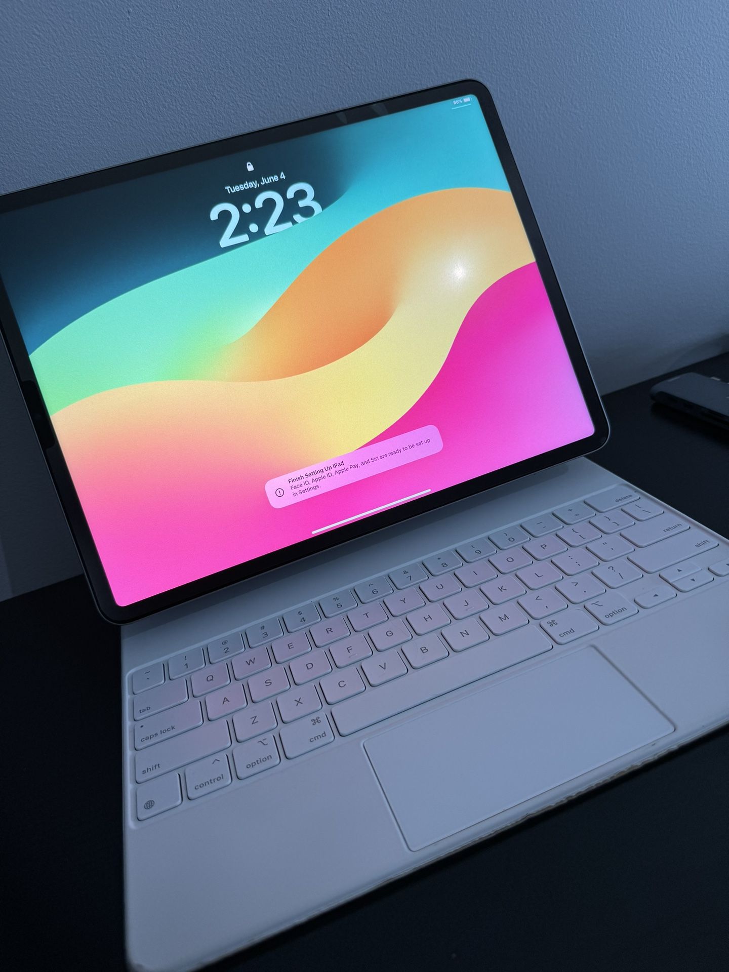 Apple iPad Pro 12.9-inch Wi-Fi (2022, 6th generation) - Apple Magic Keyboard for iPad Pro 12.9-inch