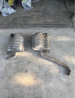 2010 chrysler 300c hemi stock mufflers