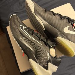 Force zoom Trout 8 turf baseball shoe