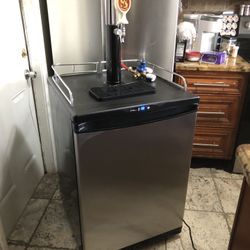 Danny Beer Keg Cooler DKC645BLS 24