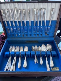 Tudor Plate Oneida Silver-Plated Flatware Set