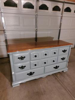Dresser