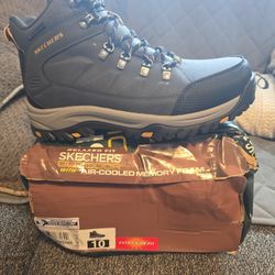 SKETCHERS Waterproof Memory Foam 