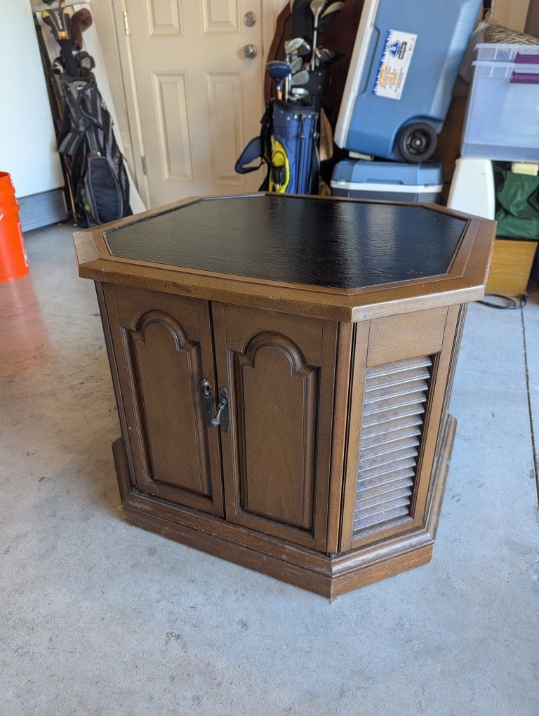 MCM Magnavox End Table Record Player