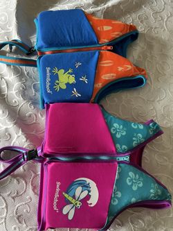 2 Swim Vests 4-6 Years