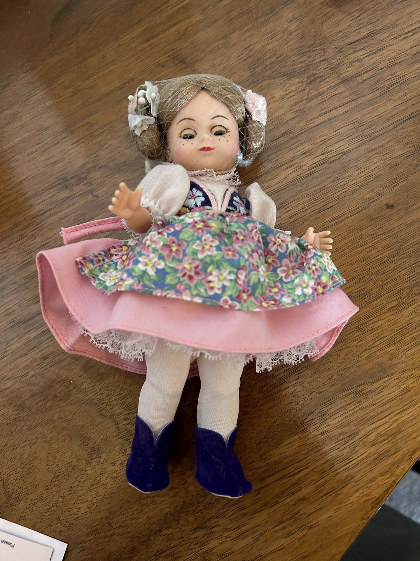 Madame Alexander Dolls - Switerland