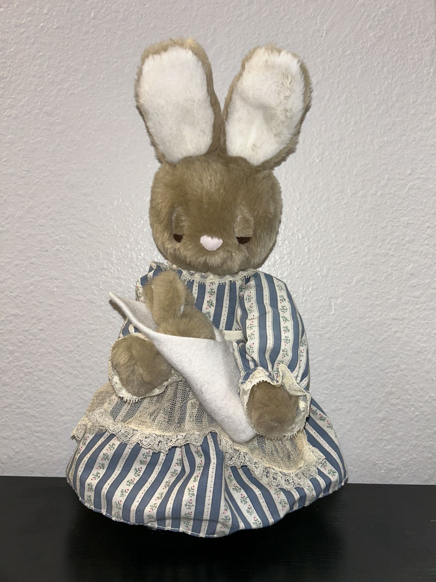 Wallace Berrie Plush Vintage Styrofoam Bunny Rabbit Mom &Baby Music Rockabye 13”