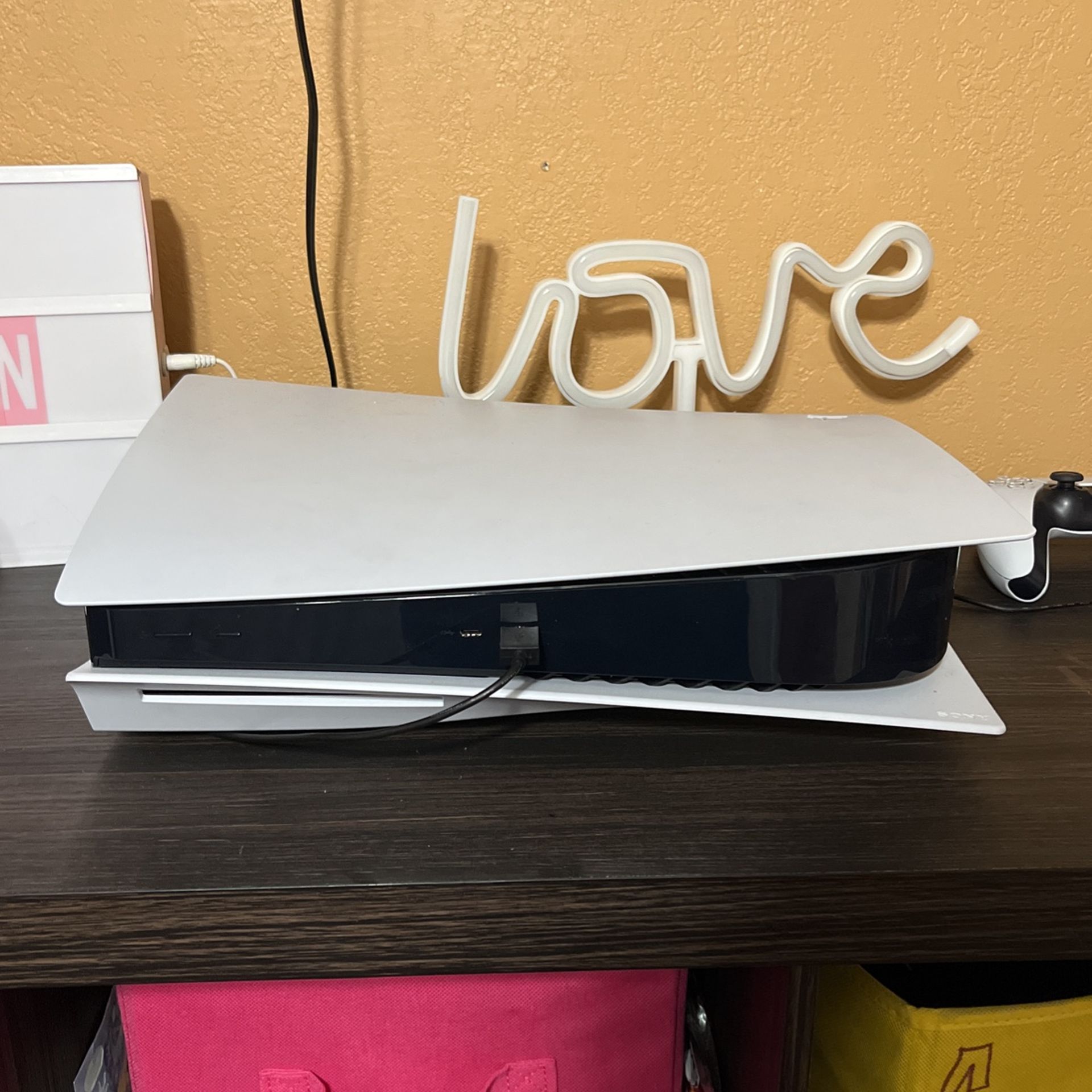 Barely Used Ps5 Disc Version For Sale.