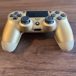 Almost New PS4 Controller 
