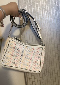 Guess Rainbow Logo✨