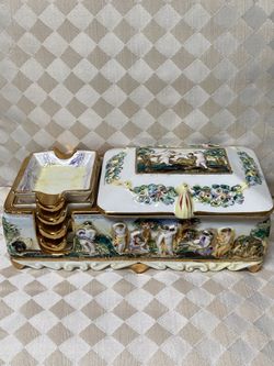 Vintage Capodimonte Trinket Box With 4 Ashtrays