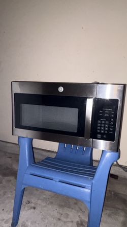 GE household microwave oven