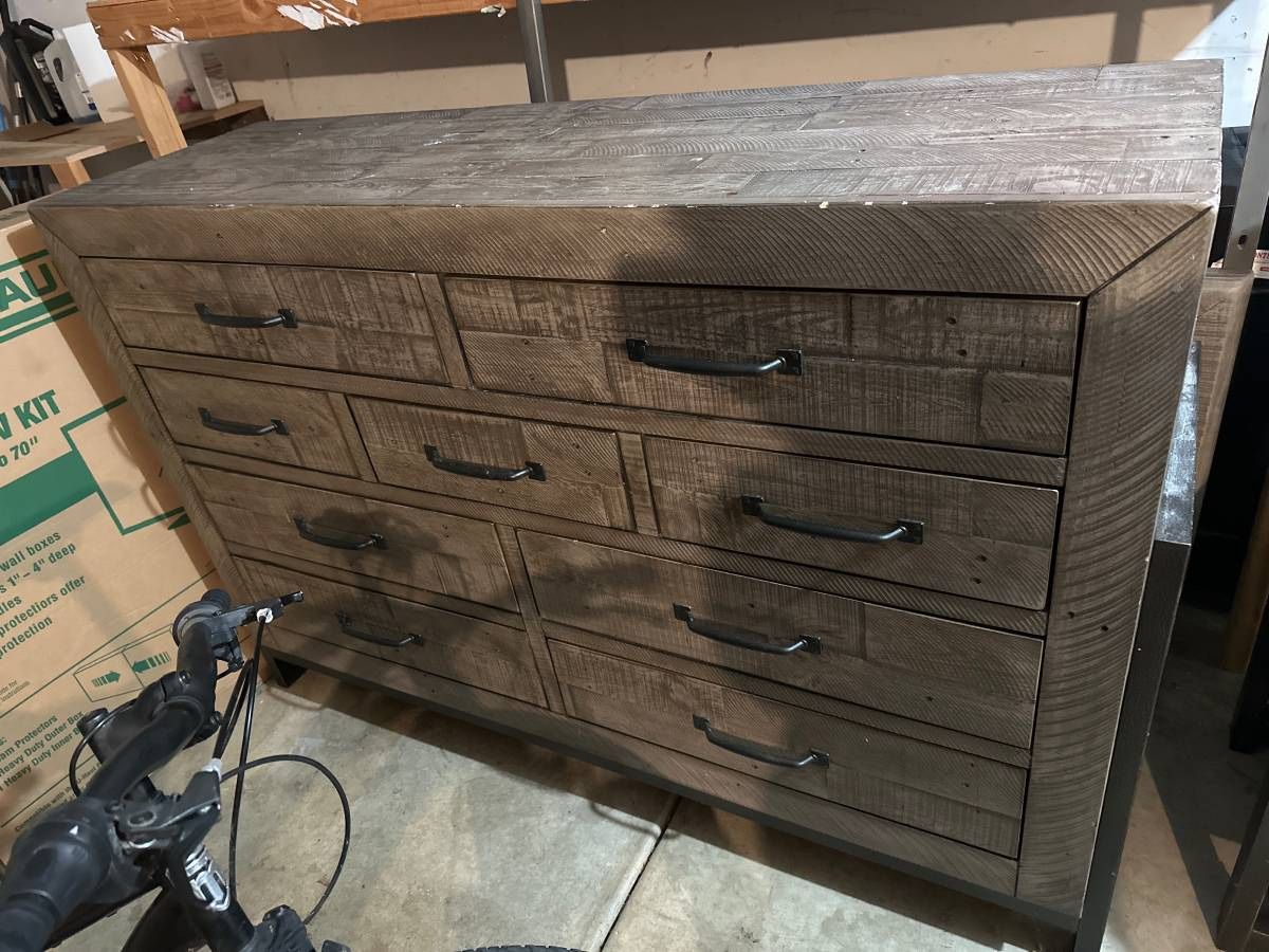 Dresser, Two Night Stands, With Mirror 