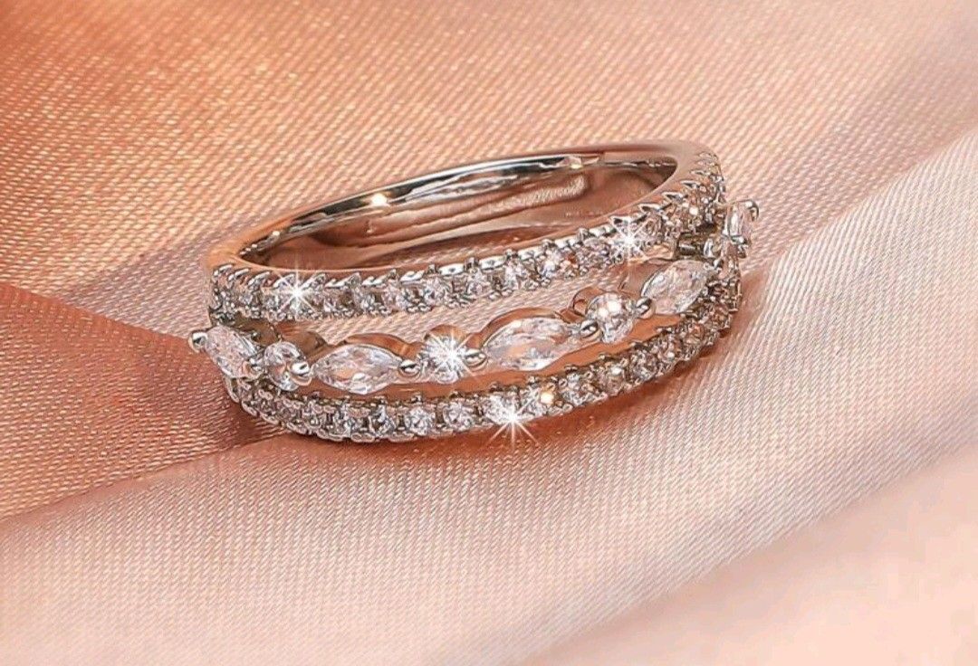 Classy Ring with Rhinestones