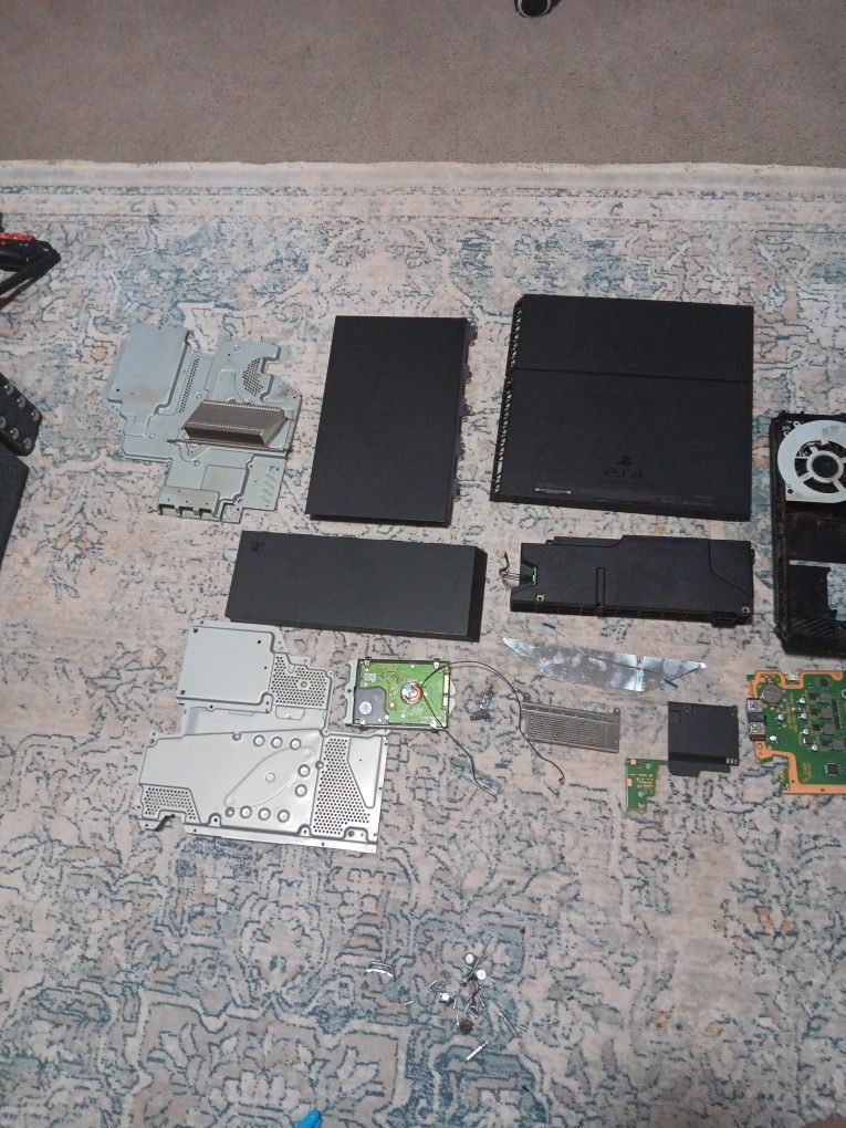 SELLING PS4 PARTS ONLY 