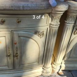 King Or Queen Size Bedroom Set  Off White $250 