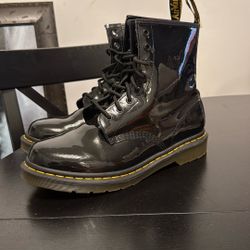 Doc Martin Women’s Boot Patent Leather Size 11