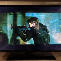 Samsung 40” TV with Google Chromecast