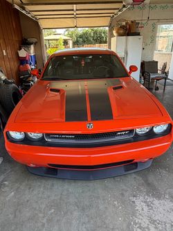 2008 dodge challenger srt8