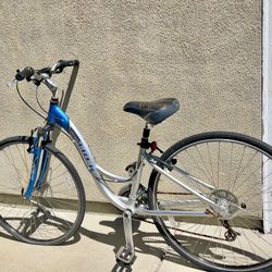 7100 Multitrack Trek Bike 