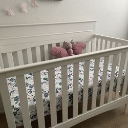 Delta skylar cheap crib