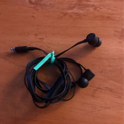 Apple Beats Headphones Lighting Port . Original . Best Headsets  