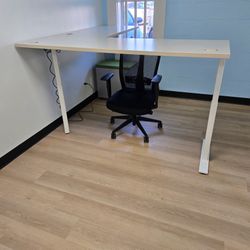 Electric Corner Desks 