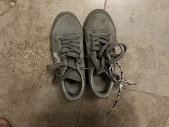 OFF WHITE grey, limited edition size 5