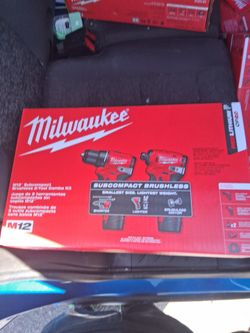 Milwaukee M12 Drill & Driver Combo Kit