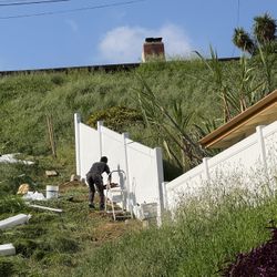 Vinyl Fence 36$/ Ft.  
