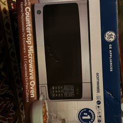 GE  Countertop Microwave Oven 