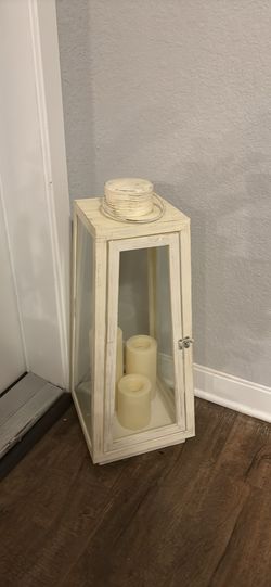 White Glass Lantern With Flickering Candle Lights