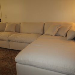 New Luxury Performance Cloud Sectional.  Beige Or Grey.  120x84.  Free Delivery!