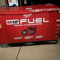 Milwaukee Saw (2529-21xc)  Make Me An Offer 