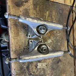 Independent Skateboard Trucks Size 144” 8.25 Good Condition