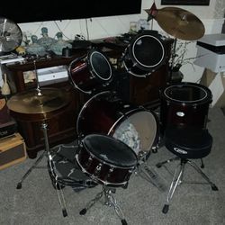 Pearl Drum Set Complete For Adult And Professional Musicians 